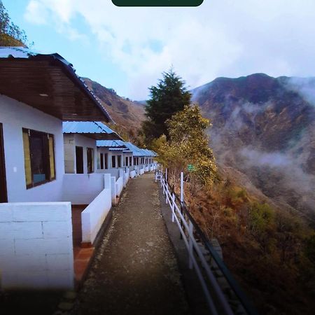 Golden Peak Resort Lakhwār エクステリア 写真